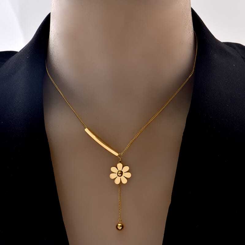 Daisy drop necklace