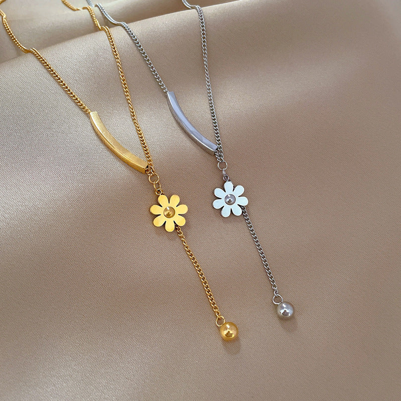 Daisy drop necklace