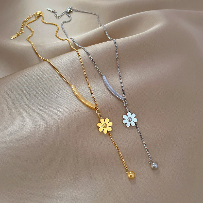 Daisy drop necklace