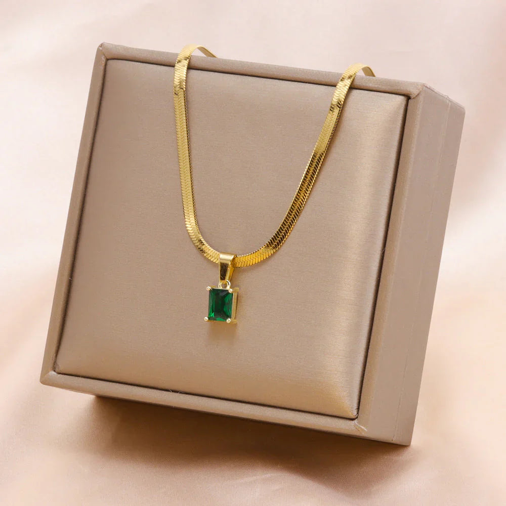 Elegant Gold Chain Necklace with Emerald Pendant